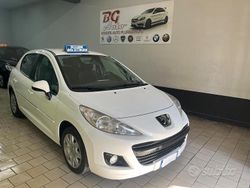 Bianco Usata 2012 Peugeot 207 Tre volumi | 4200 € (Cara)