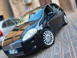 Nero Usata 2009 Fiat Grande Punto Due volumi | 4200 € (Buon prezzo)