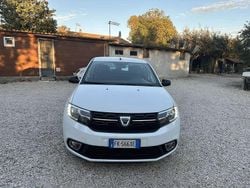 Usata 2017 Dacia Sandero Lauréate Due volumi | 6800 € (Buon prezzo)