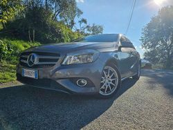Grigio Usata 2015 Mercedes A200 Tre volumi | 10.500 € (Ottimo prezzo)