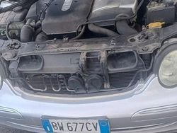 Grigio Usata 2002 Mercedes 200 Due volumi | 2500 €