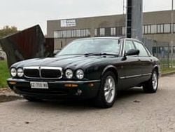 Verde Usata 1998 Jaguar XJ8 Executive Tre volumi | 12.000 € (Cara)