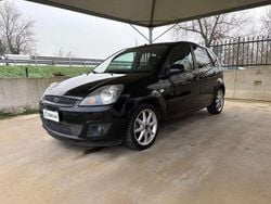 Nero Usata 2006 Ford Fiesta Ghia Tre volumi | 2450 € (Buon prezzo)