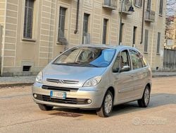 Grigio alluminio metallizzato Usata 2005 Citroën Xsara Picasso Monovolume | 5500 € (Molto cara)