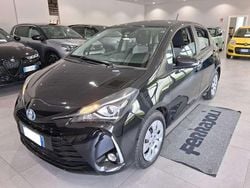 Nero Usata 2019 Toyota Yaris Hybrid Active Tre volumi | 12.890 € (Buon prezzo)
