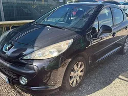 Nero Usata 2009 Peugeot 207 Tre volumi | 3200 € (Buon prezzo)
