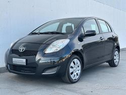 Grigio Usata 2006 Toyota Yaris Sol Tre volumi | 3800 € (Buon prezzo)