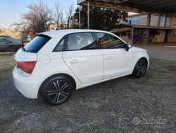Bianco Usata 2013 Audi A1 Due volumi | 9000 € (Molto cara)