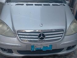 Grigio Usata 2004 Mercedes A180 Tre volumi | 650 € (Super prezzo)