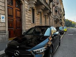 Nero Usata 2023 Mercedes A180 AMG Line Premium Tre volumi | 34.500 € (Buon prezzo)
