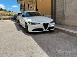 Bianco Usata 2016 Alfa Romeo Giulia Tre volumi | 18.990 €