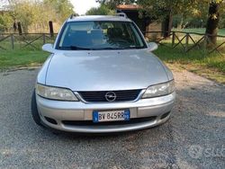 Grigio Usata 2001 Opel Vectra Station wagon | 600 €