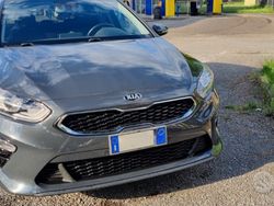 Grigio Usata 2019 Kia Ceed Due volumi | 14.900 € (Molto cara)