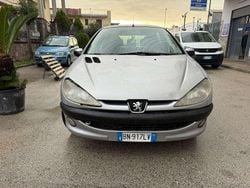 Grigio Usata 2001 Peugeot 206 Tre volumi | 700 € (Ottimo prezzo)