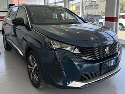 Blu/azzurro Usata 2024 Peugeot 5008 Active SUV | 27.900 € (Ottimo prezzo)