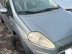 Grigio Usata 2007 Fiat Grande Punto Due volumi | 2400 € (Buon prezzo)