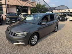 Grigio Usata 2016 VW Touran Comfortline Monovolume | 18.600 €