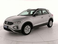 Pyrit silver metallizzato nero Usata 2024 VW T-Roc Life SUV | 27.500 € (Buon prezzo)