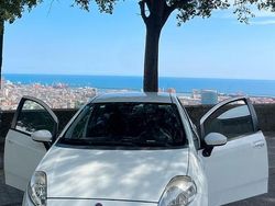 Bianco Usata 2013 Fiat Punto Lounge Tre volumi | 4200 € (Buon prezzo)