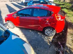 Rosso Usata 2009 Ford Fiesta Due volumi | 2500 € (Ottimo prezzo)