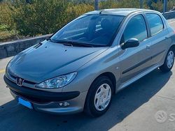 Grigio Usata 2005 Peugeot 206 Tre volumi | 1900 €