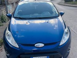 Usata 2009 Ford Fiesta Titanium Due volumi | 1300 € (Buon prezzo)