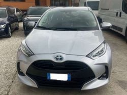 Argento Usata 2022 Toyota Yaris Hybrid Trend Tre volumi | 16.499 € (Ottimo prezzo)