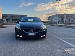 Blu Usata 2016 Volvo V40 Due volumi | 10.800 € (Cara)