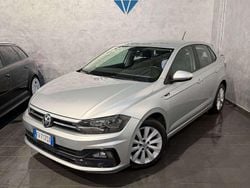 Grigio Usata 2019 VW Polo R-line Tre volumi | 15.900 € (Buon prezzo)