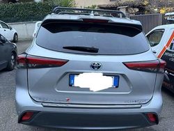 Usata 2024 Toyota Highlander Lounge SUV | 53.500 €