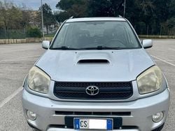 Grigio Usata 2005 Toyota RAV4 SUV | 3900 € (Cara)