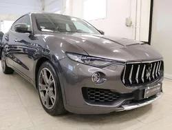 Grigio daytona Usata 2017 Maserati Levante SUV | 30.900 € (Super prezzo)