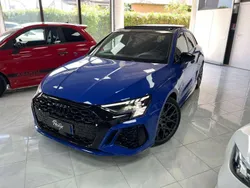 Blu/azzurro Usata 2023 Audi RS3 Performance Due volumi | 71.999 € (Ottimo prezzo)