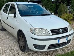 Usata 2004 Fiat Punto Tre volumi | 1200 €