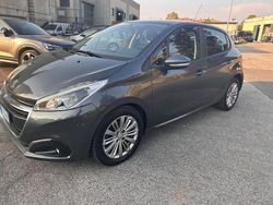 Grigio Usata 2017 Peugeot 208 Allure Due volumi | 6700 € (Buon prezzo)