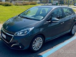 Grigio Usata 2017 Peugeot 208 Due volumi | 9000 € (Buon prezzo)