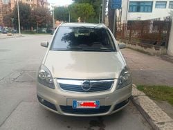 Marrone Usata 2007 Opel Zafira Cosmo Monovolume | 3300 € (Buon prezzo)