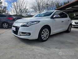 Bianco Usata 2013 Renault Mégane Tre volumi | 7800 € (Molto cara)