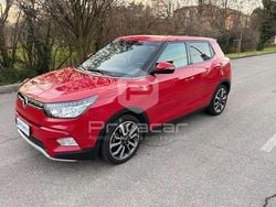 Rosso Usata 2017 Ssangyong (KGM) Tivoli SUV | 9490 € (Buon prezzo)