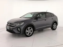 Smoky grey metallizzato deep black perla Usata 2022 VW Taigo R-line SUV | 19.900 € (Ottimo prezzo)
