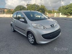 Grigio Usata 2006 Peugeot 107 Due volumi | 2700 € (Buon prezzo)