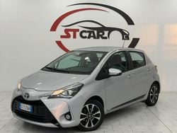 Argento Usata 2020 Toyota Yaris Active Due volumi | 11.490 € (Buon prezzo)