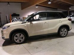 Beige Usata 2020 Suzuki Vitara Cool SUV | 19.900 € (Cara)