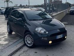 Grigio Usata 2015 Fiat Punto Young Tre volumi | 5490 € (Buon prezzo)