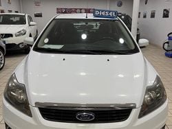 Bianco Usata 2010 Ford Focus Tre volumi | 3500 € (Buon prezzo)