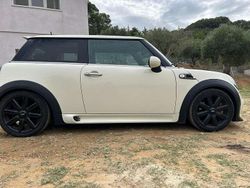 Bianco Usata 2009 Mini John Cooper Works Due volumi | 15.000 €