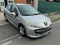 Argento Usata 2007 Peugeot 207 Tre volumi | 2900 € (Ottimo prezzo)