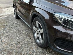 Marrone Usata 2016 Mercedes 200 Due volumi | 20.000 €