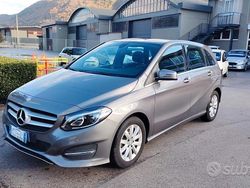 Grigio Usata 2017 Mercedes 180 Premium Tre volumi | 14.900 € (Buon prezzo)