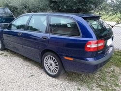 Blu Usata 2003 Volvo V40 Station wagon | 500 €